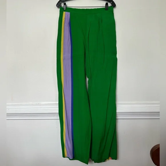Green Button-Up Shirt with Colorful Stripes and Matching Pants - Picture 4 of 5